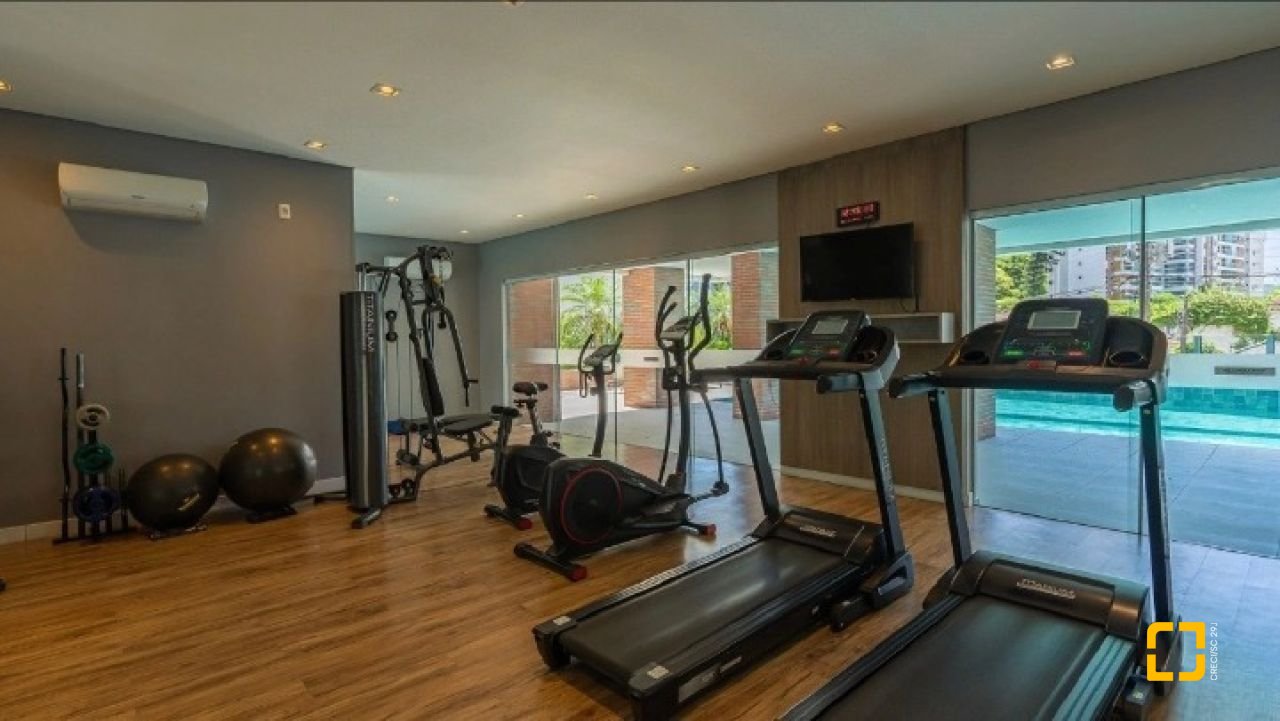 Apartamento com 122m², 4 quartos (sendo 1 suíte), 2 garagens, no bairro Beiramar em Florianópolis