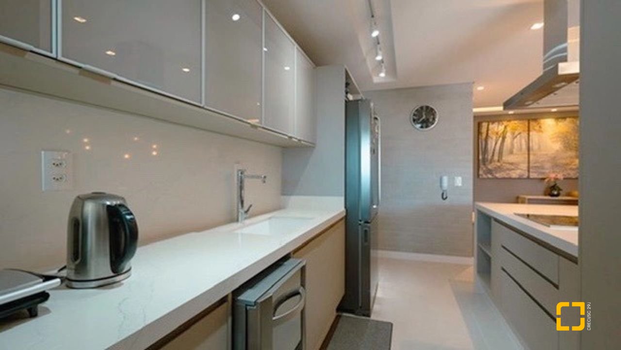 Apartamento com 122m², 4 quartos (sendo 1 suíte), 2 garagens, no bairro Beiramar em Florianópolis
