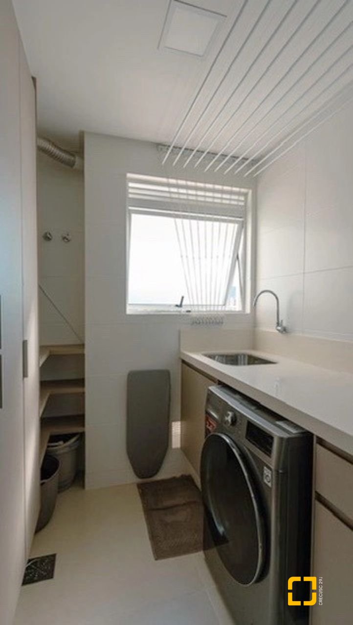 Apartamento com 122m², 4 quartos (sendo 1 suíte), 2 garagens, no bairro Beiramar em Florianópolis