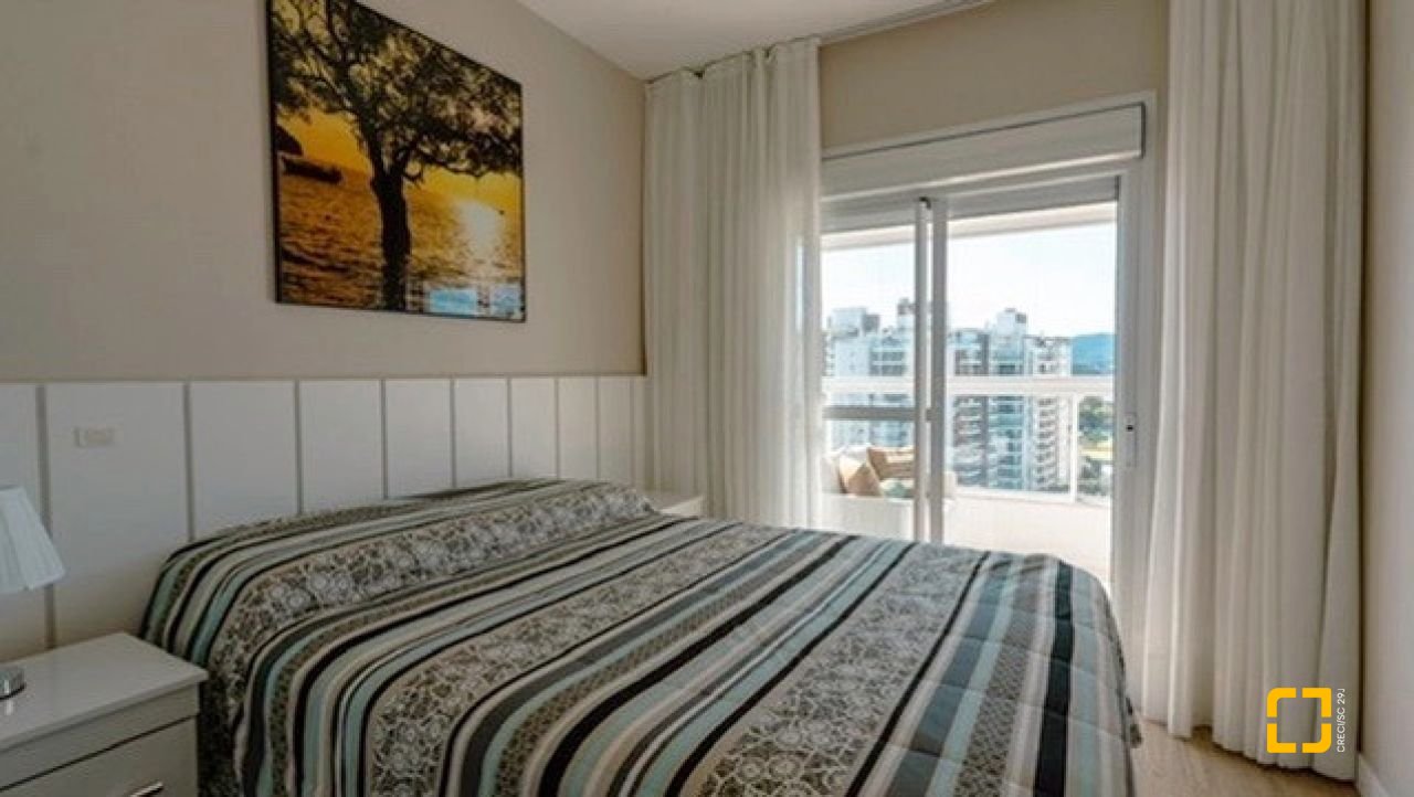 Apartamento com 122m², 4 quartos (sendo 1 suíte), 2 garagens, no bairro Beiramar em Florianópolis