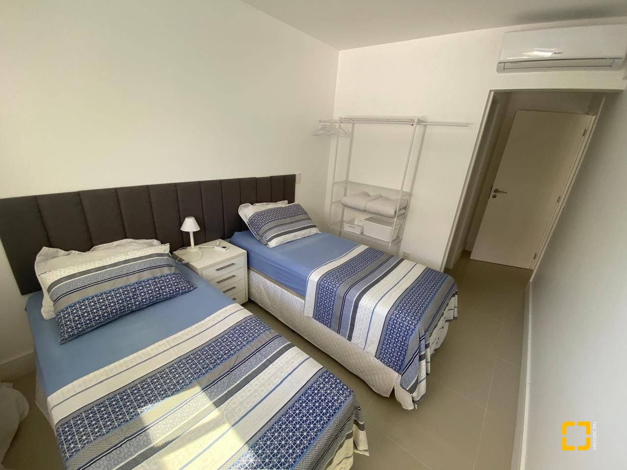 Apartamento com 137m², 5 quartos (sendo 4 suítes), 2 garagens, no bairro Canasvieiras em Florianópolis