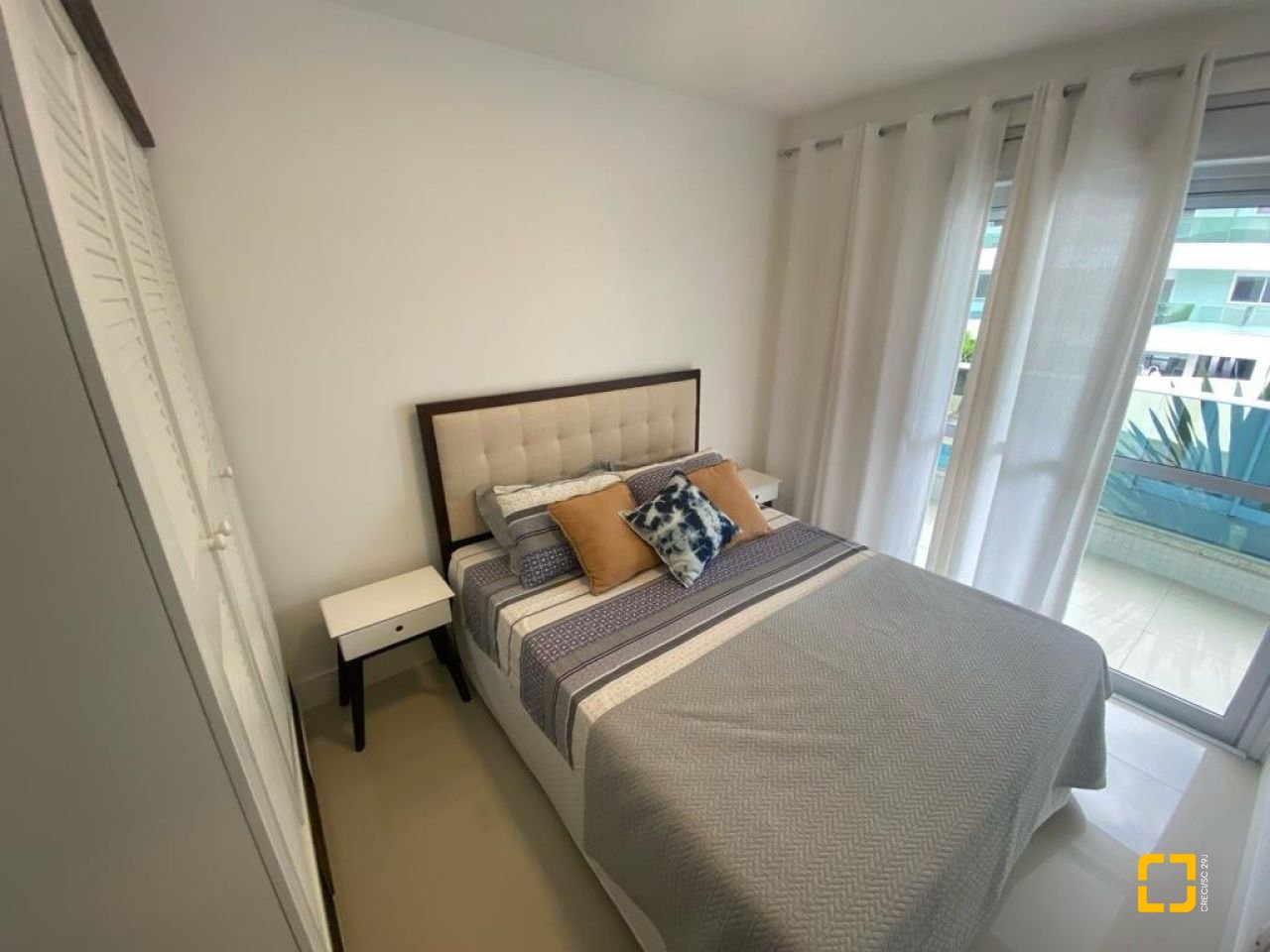 Apartamento com 137m², 5 quartos (sendo 4 suítes), 2 garagens, no bairro Canasvieiras em Florianópolis