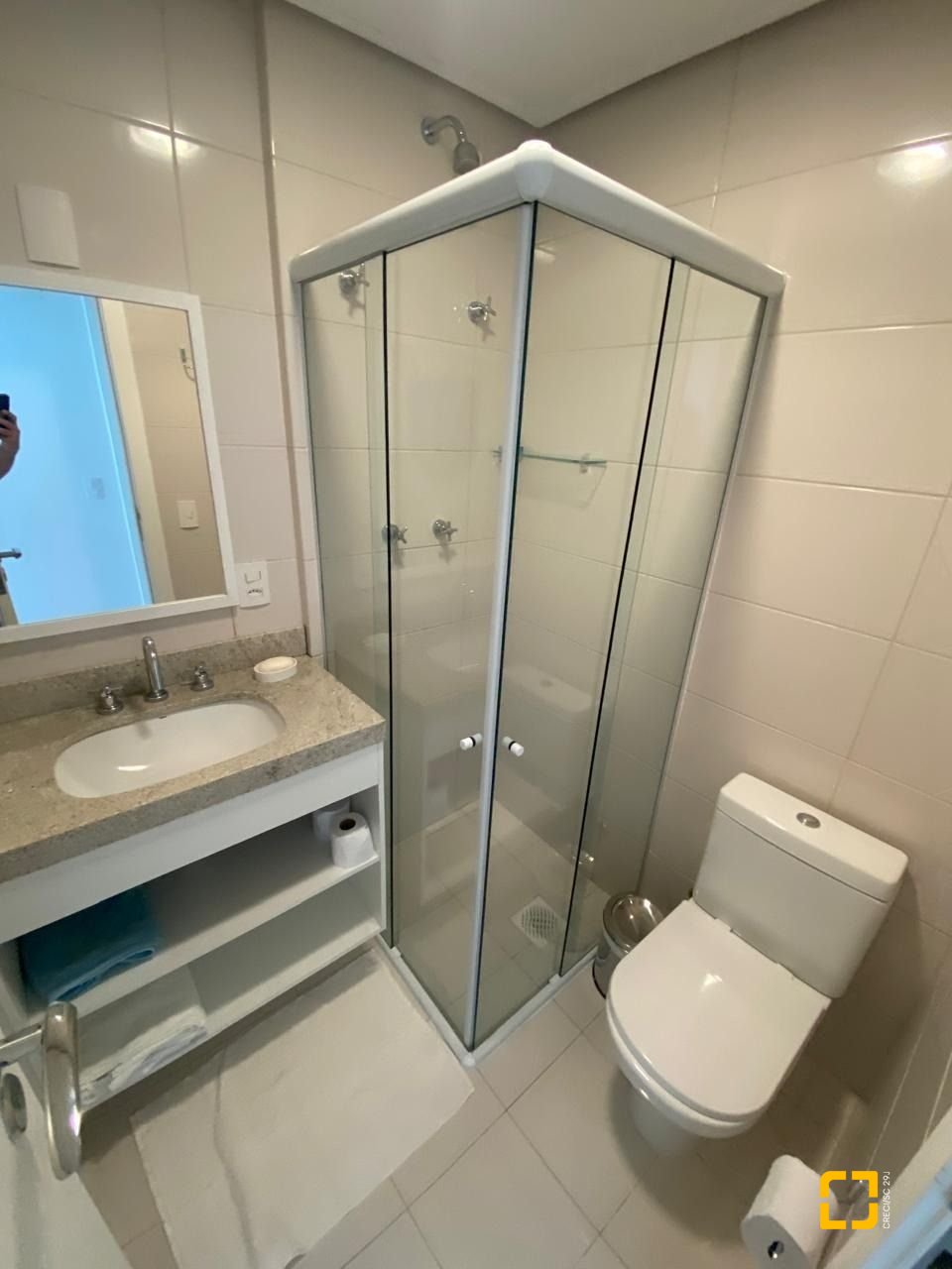 Apartamento com 137m², 5 quartos (sendo 4 suítes), 2 garagens, no bairro Canasvieiras em Florianópolis