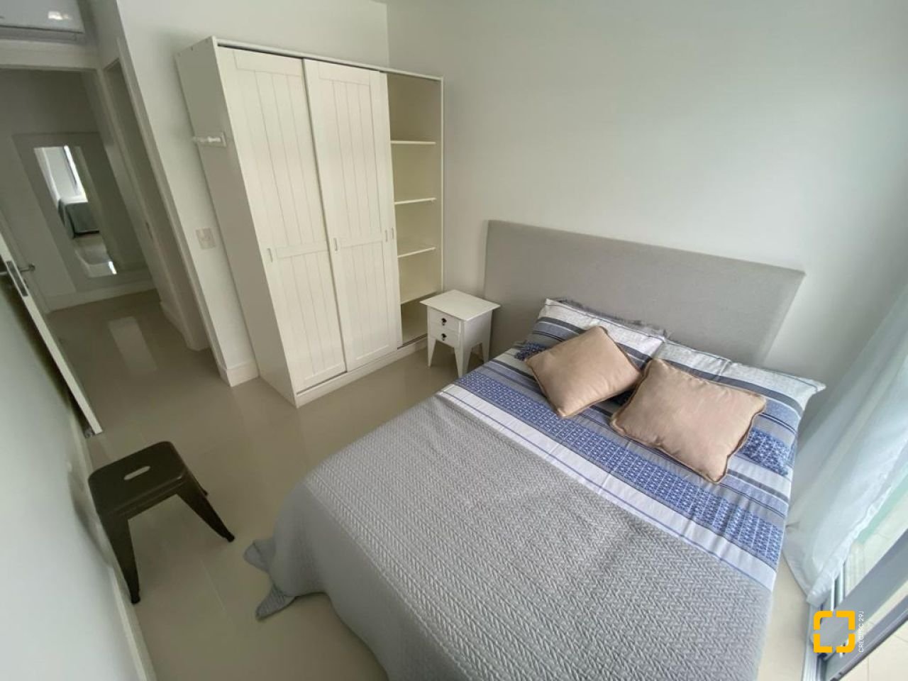 Apartamento com 137m², 5 quartos (sendo 4 suítes), 2 garagens, no bairro Canasvieiras em Florianópolis