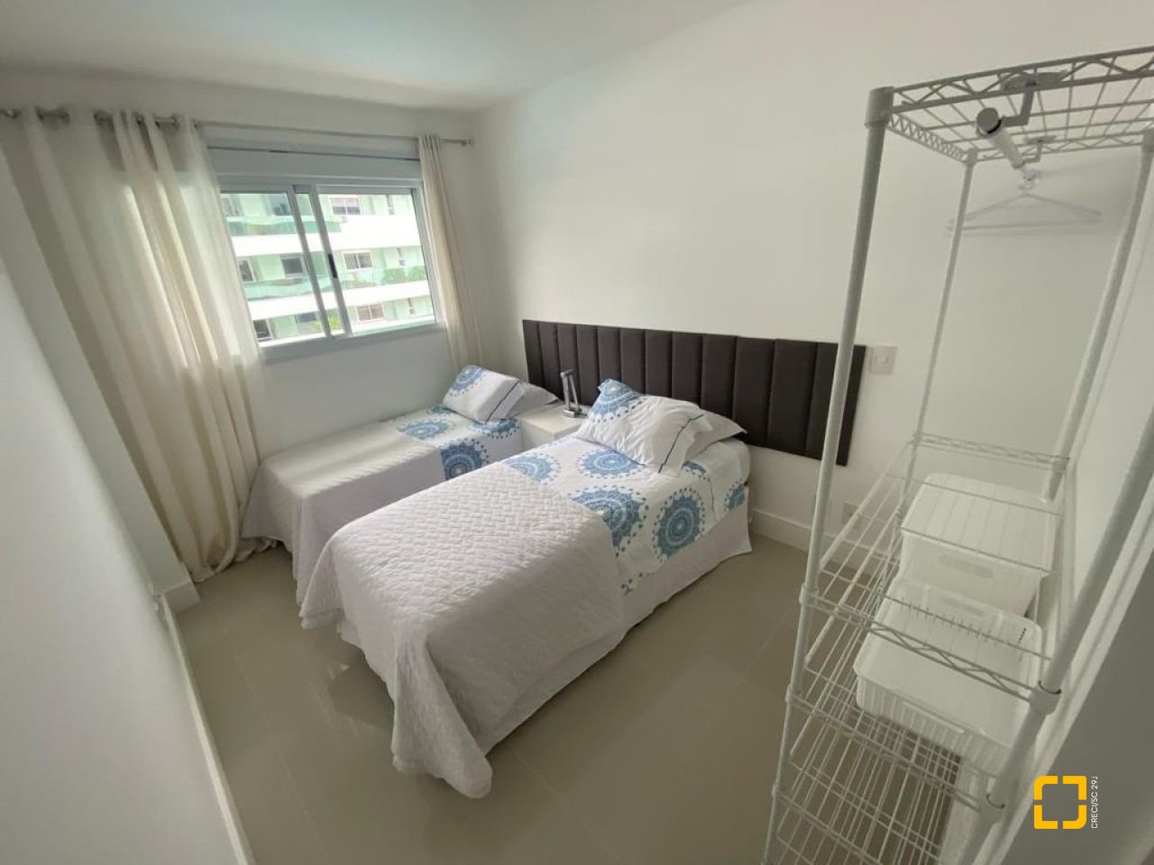 Apartamento com 137m², 5 quartos (sendo 4 suítes), 2 garagens, no bairro Canasvieiras em Florianópolis