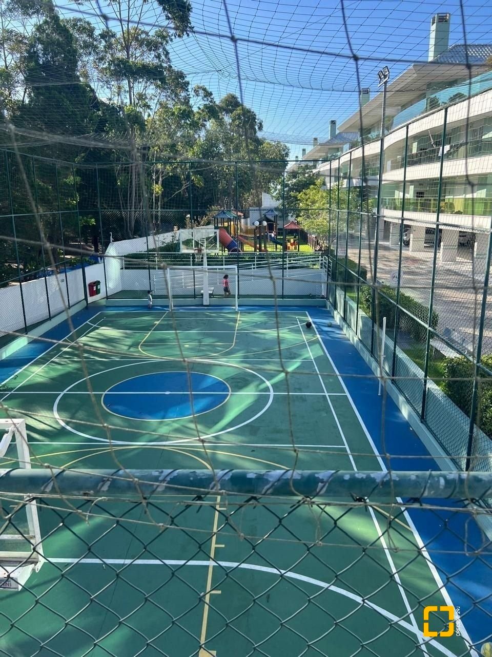 Apartamento com 137m², 5 quartos (sendo 4 suítes), 2 garagens, no bairro Canasvieiras em Florianópolis