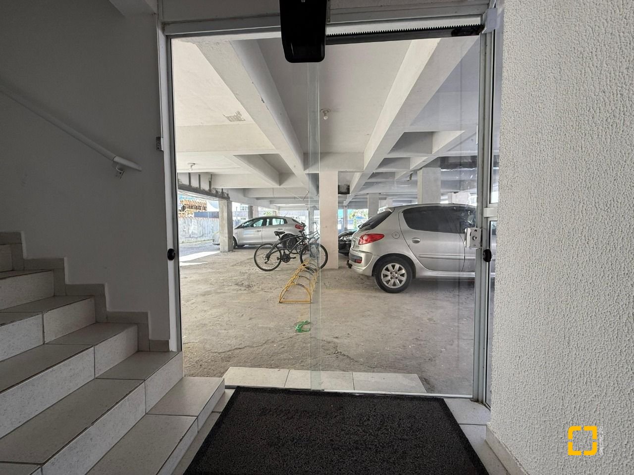 Apartamento com 75m², 2 quartos, 1 garagem, no bairro Ingleses em Florianópolis