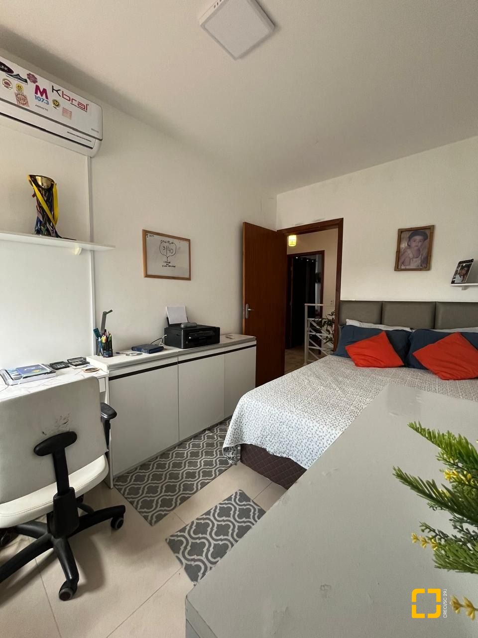 Casa com 89m², 3 quartos, 2 garagens, no bairro Potecas em São José