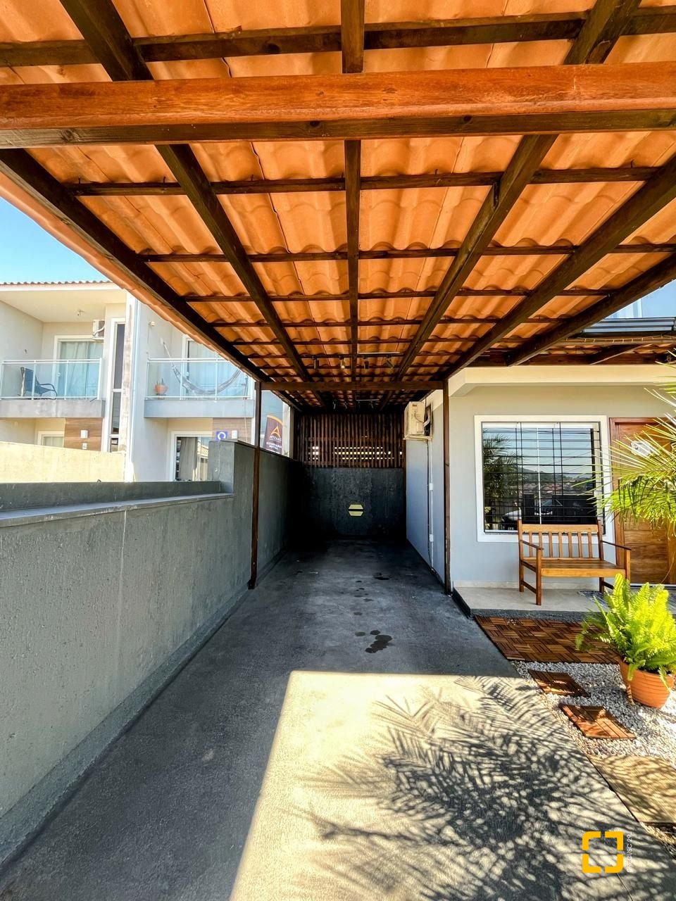 Casa com 89m², 3 quartos, 2 garagens, no bairro Potecas em São José
