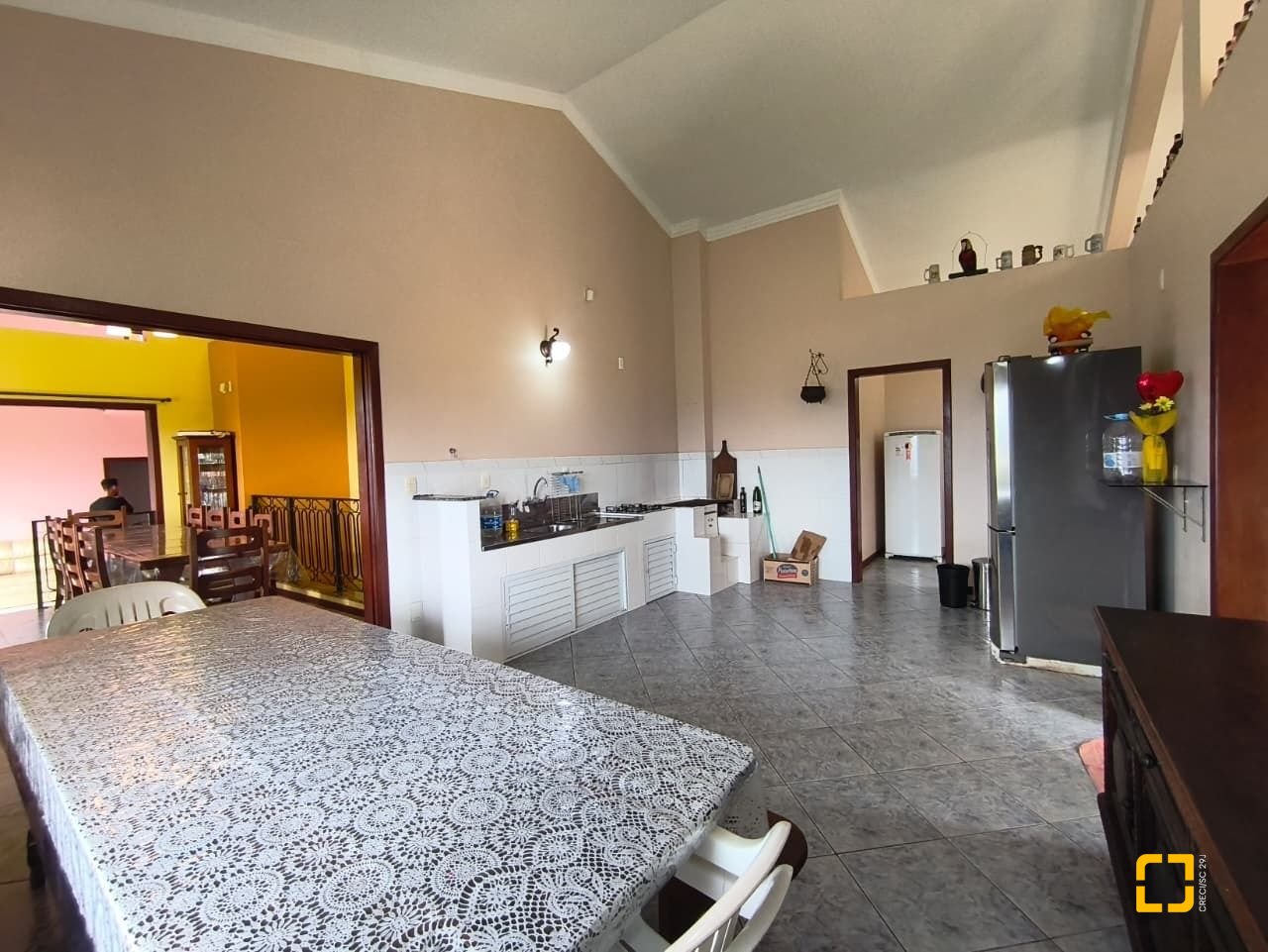 Sítio com 68000m², 6 quartos (sendo 1 suíte), 10 garagens, no bairro Campeche em Florianópolis