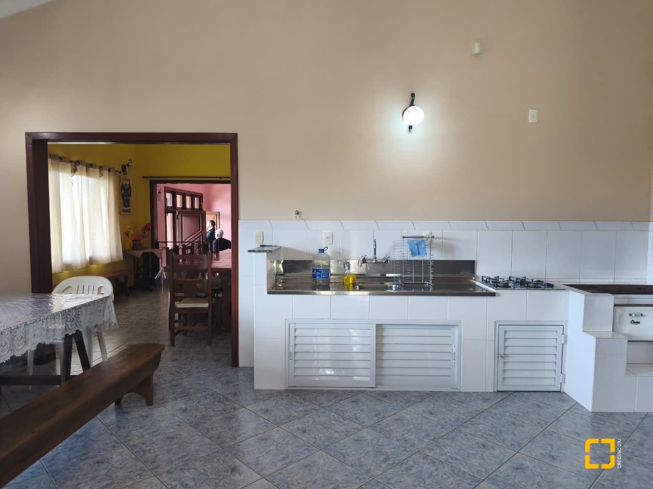 Sítio com 68000m², 6 quartos (sendo 1 suíte), 10 garagens, no bairro Campeche em Florianópolis