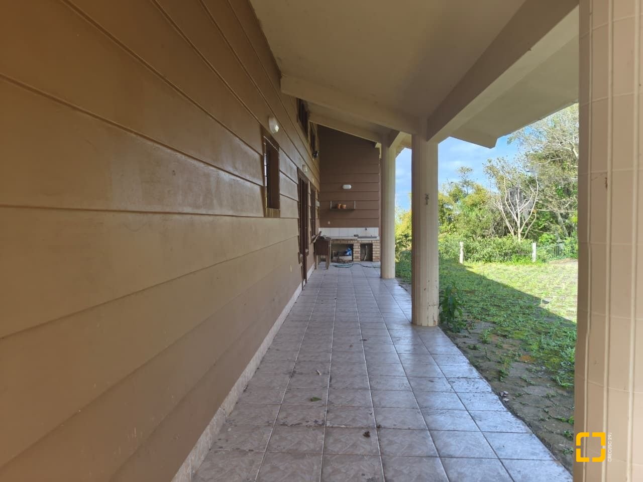 Sítio com 68000m², 6 quartos (sendo 1 suíte), 10 garagens, no bairro Campeche em Florianópolis