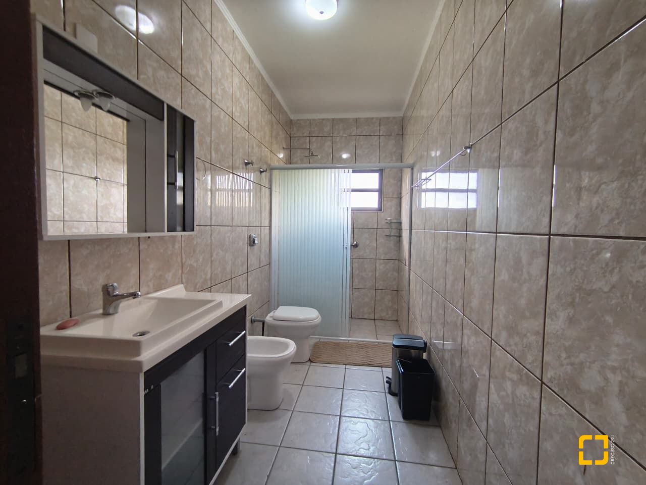 Sítio com 68000m², 6 quartos (sendo 1 suíte), 10 garagens, no bairro Campeche em Florianópolis