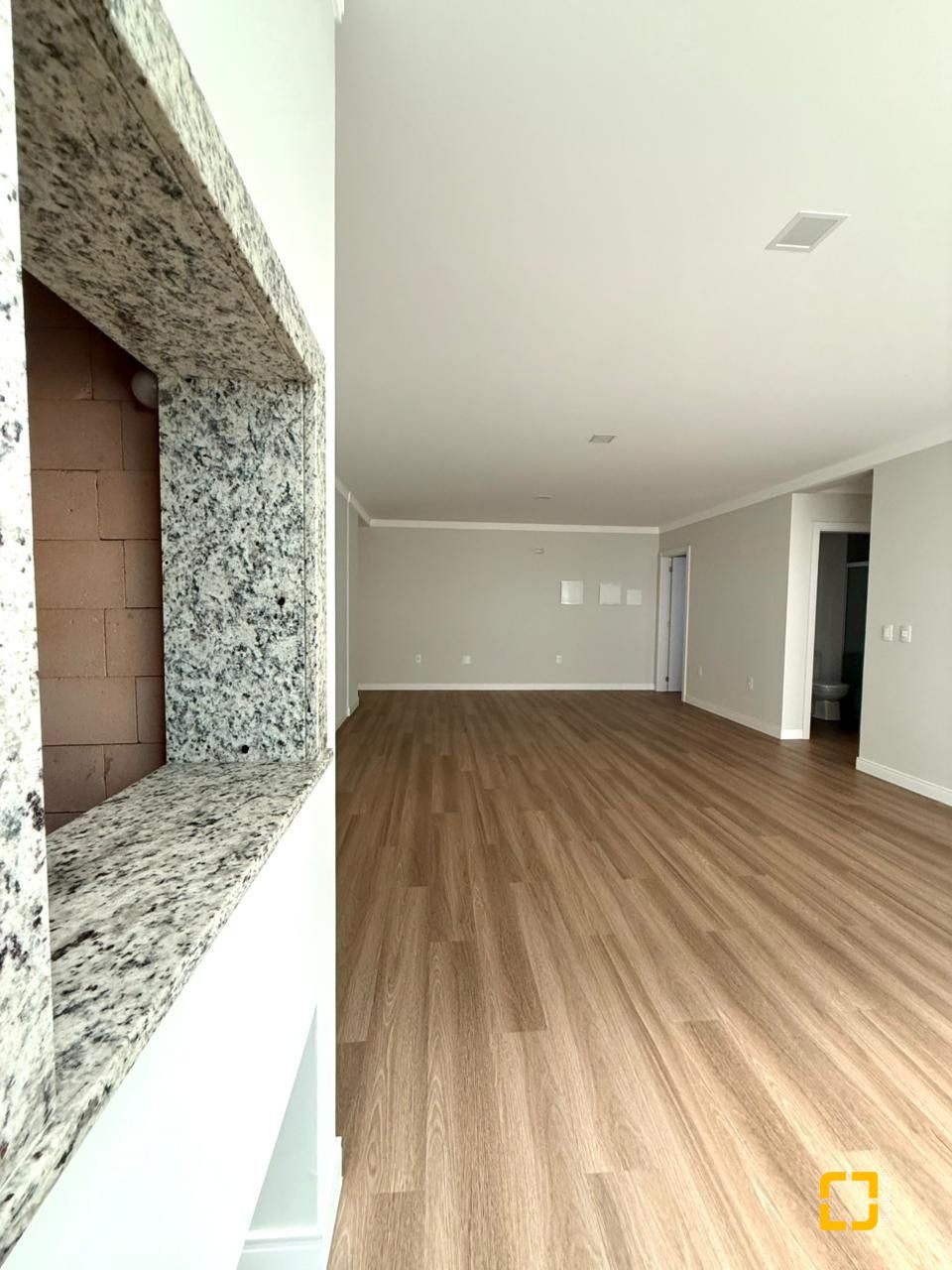 Apartamento com 81m², 3 quartos (sendo 1 suíte), 1 garagem, no bairro Ingleses em Florianópolis