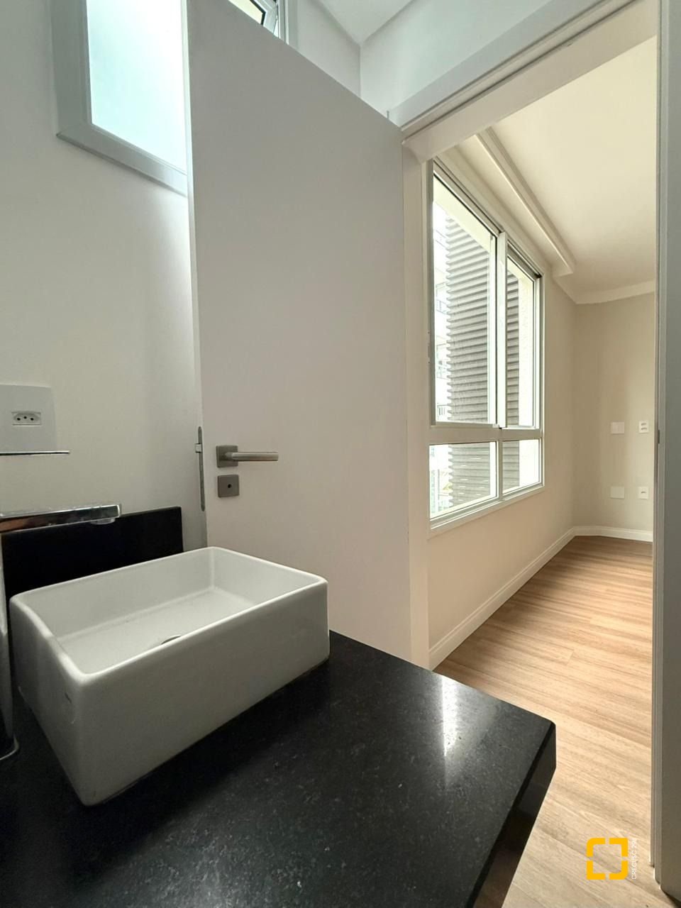 Apartamento com 81m², 3 quartos (sendo 1 suíte), 1 garagem, no bairro Ingleses em Florianópolis