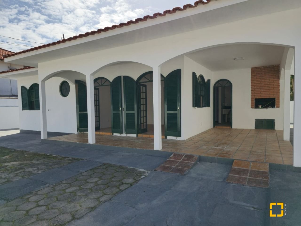Casa com 107m², 3 quartos, 4 garagens, no bairro Ingleses em Florianópolis