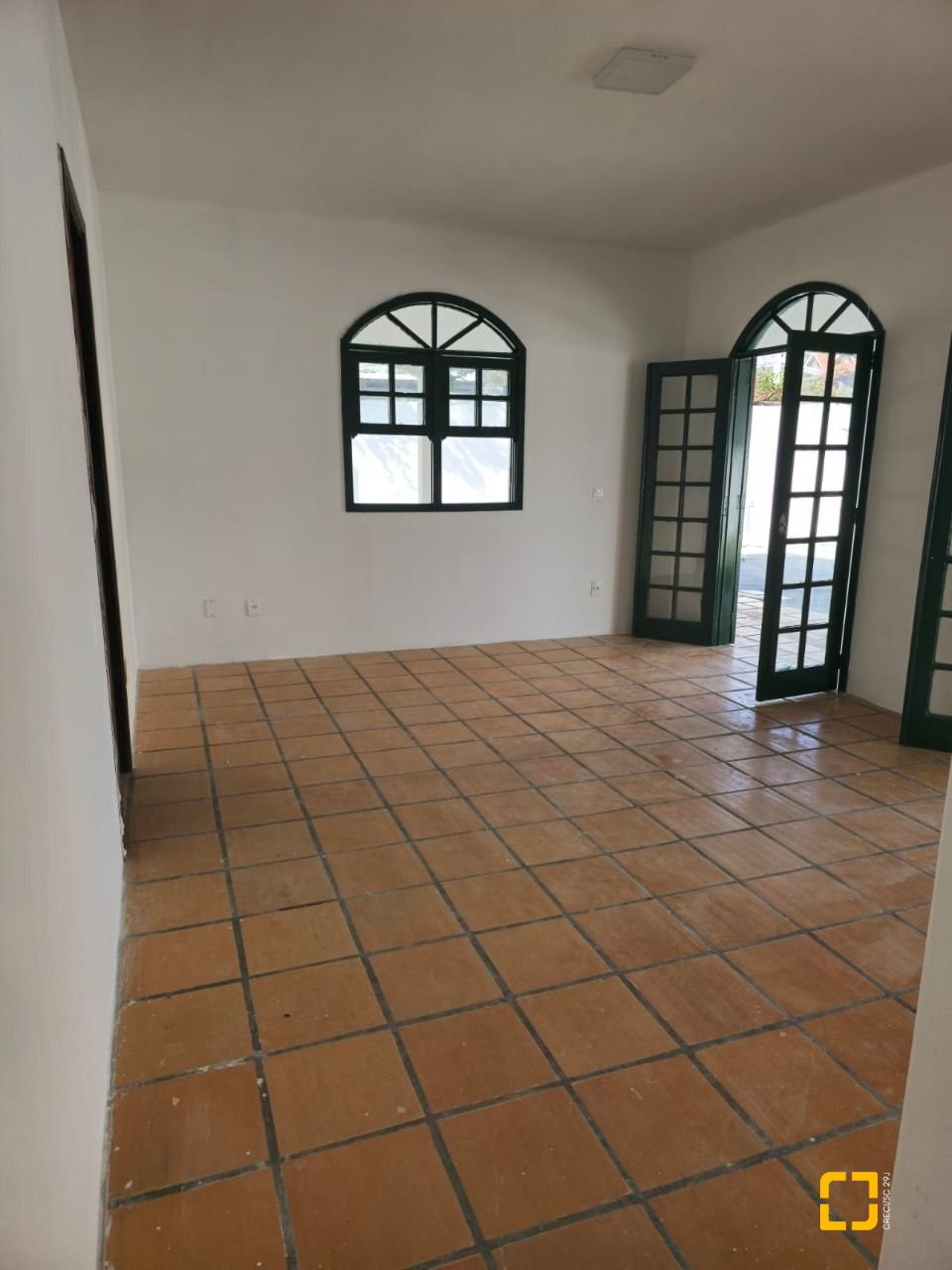 Casa com 107m², 3 quartos, 4 garagens, no bairro Ingleses em Florianópolis