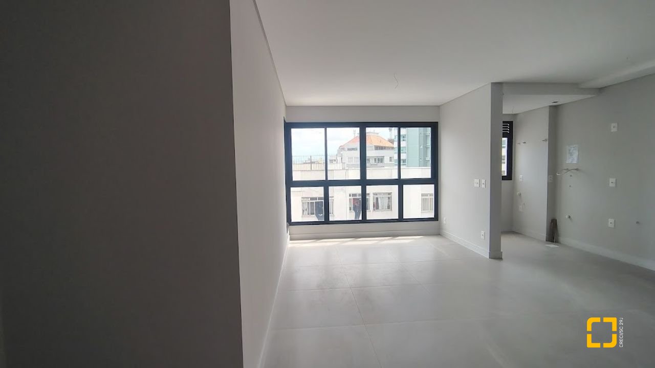 Apartamento com 61m², 1 quarto, 1 garagem, no bairro Coqueiros em Florianópolis