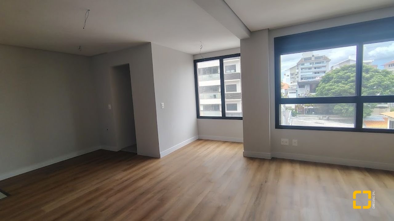 Apartamento com 61m², 1 quarto, 1 garagem, no bairro Coqueiros em Florianópolis