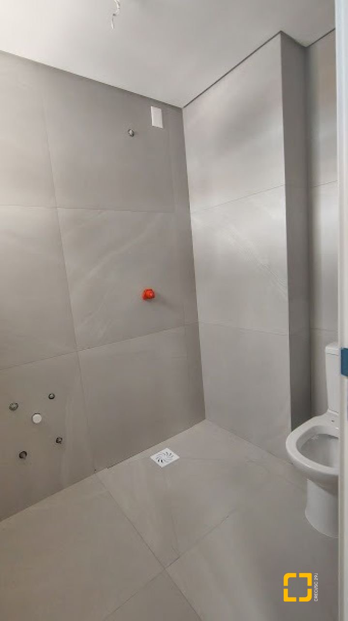 Apartamento com 61m², 1 quarto, 1 garagem, no bairro Coqueiros em Florianópolis