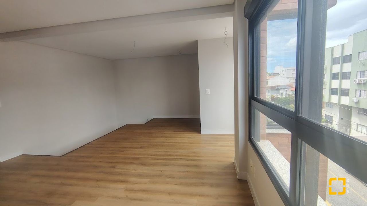 Apartamento com 61m², 1 quarto, 1 garagem, no bairro Coqueiros em Florianópolis