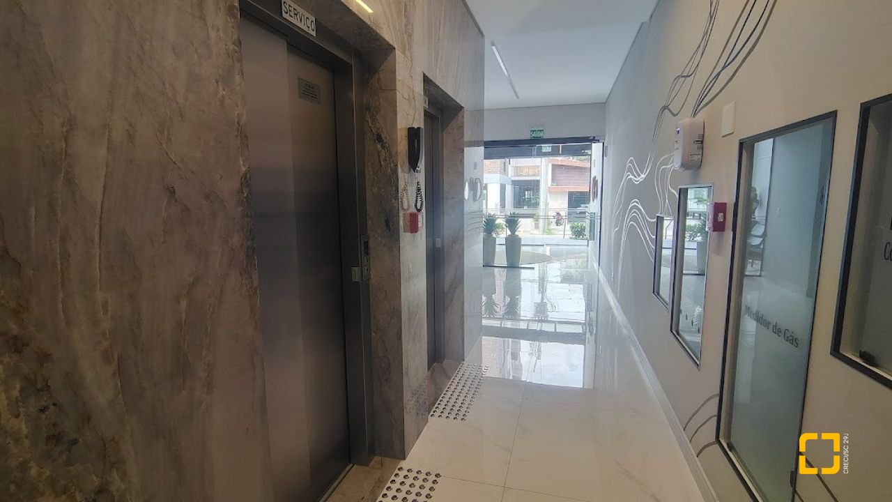 Apartamento com 61m², 1 quarto, 1 garagem, no bairro Coqueiros em Florianópolis