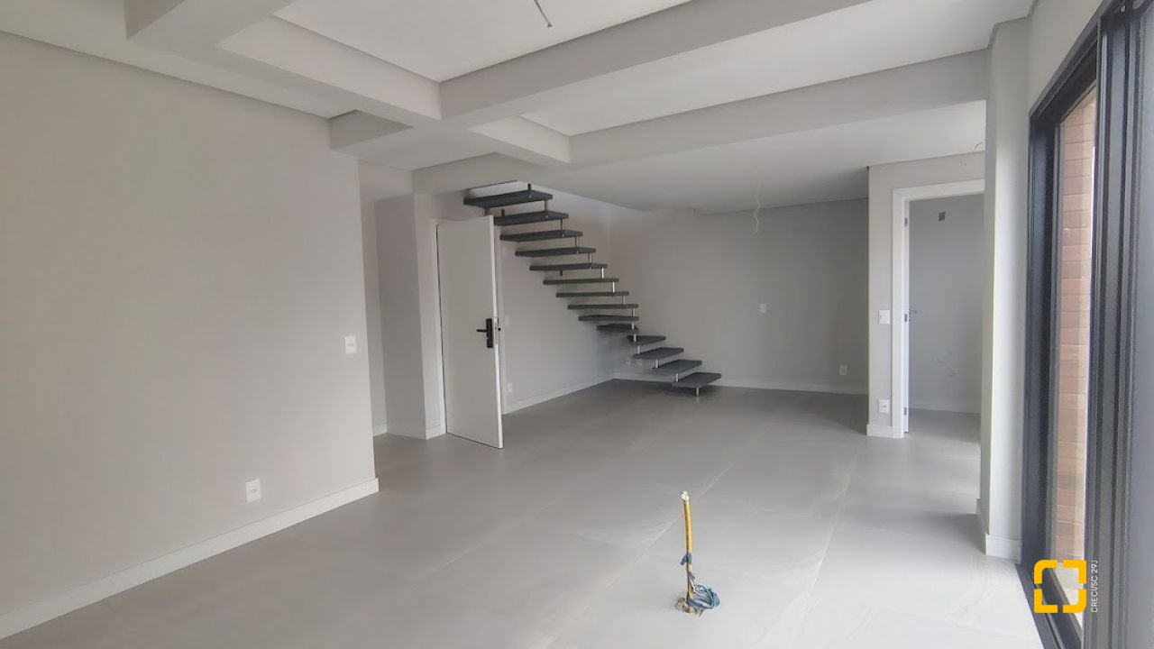 Apartamento com 61m², 1 quarto, 1 garagem, no bairro Coqueiros em Florianópolis
