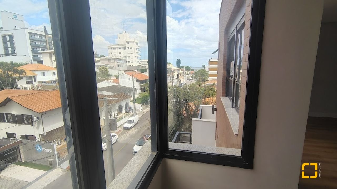 Apartamento com 61m², 1 quarto, 1 garagem, no bairro Coqueiros em Florianópolis