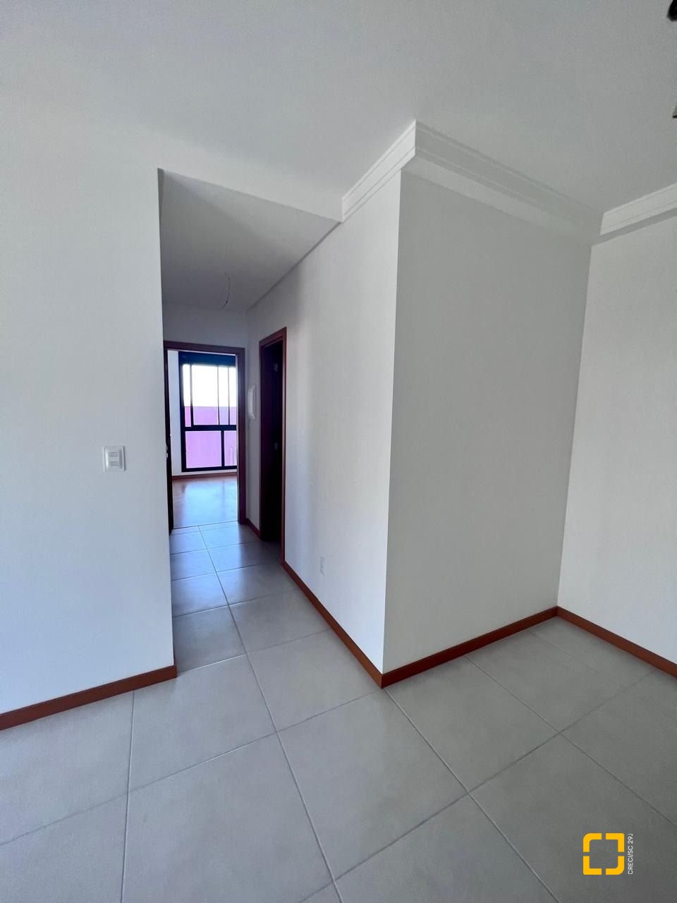 Apartamento com 62m², 3 quartos (sendo 1 suíte), 1 garagem, no bairro Coqueiros em Florianópolis
