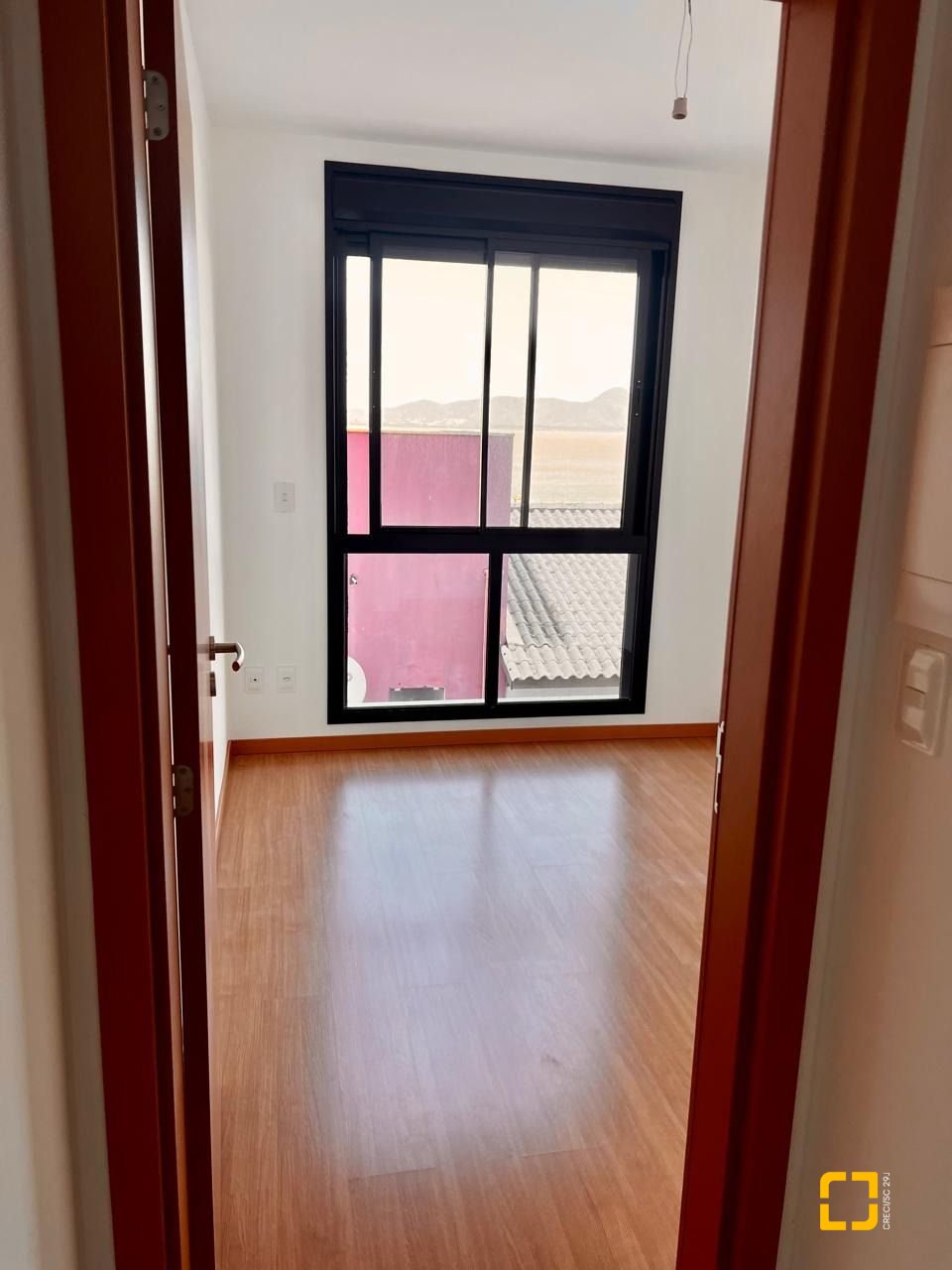 Apartamento com 62m², 3 quartos (sendo 1 suíte), 1 garagem, no bairro Coqueiros em Florianópolis