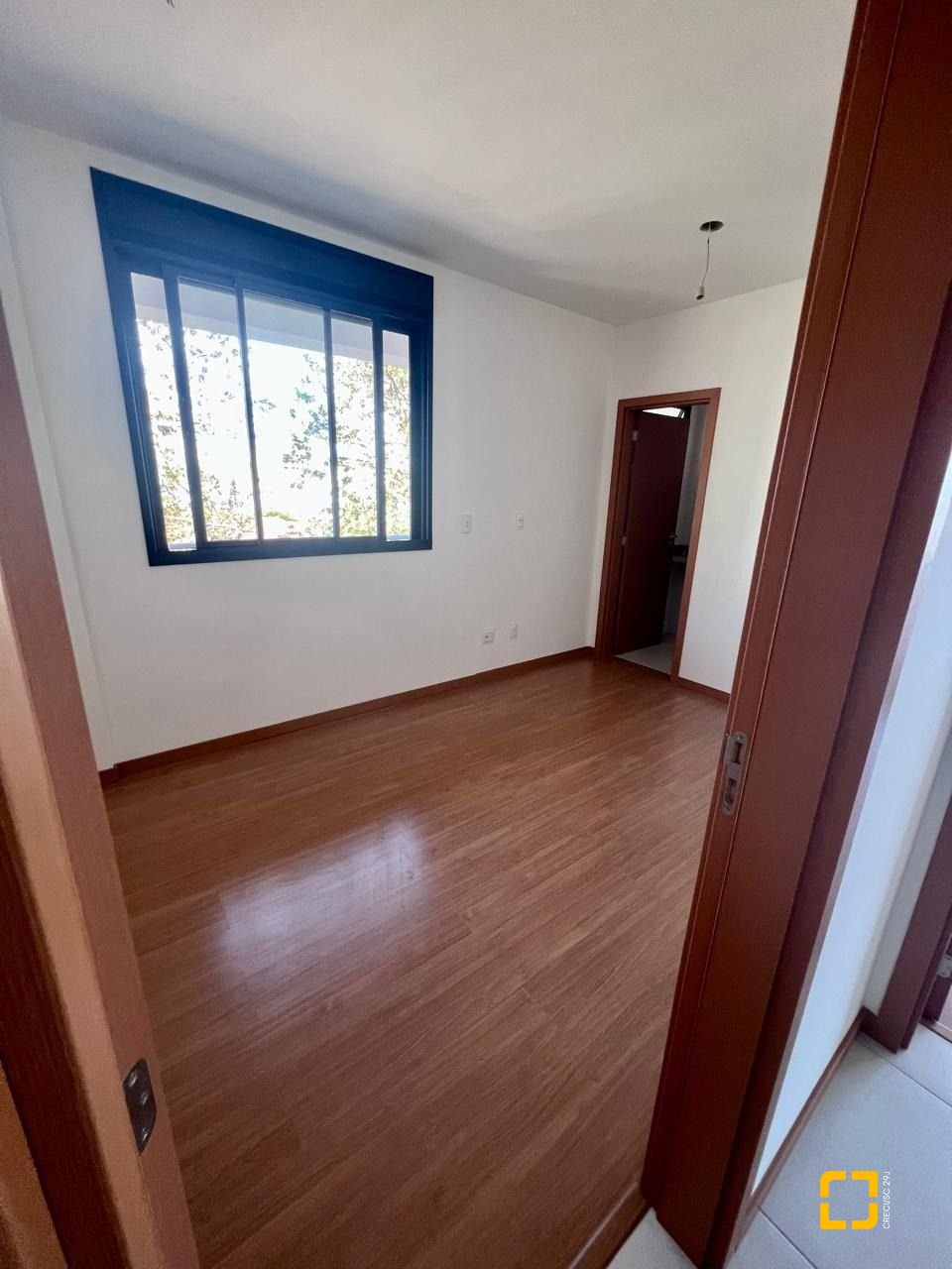 Apartamento com 62m², 3 quartos (sendo 1 suíte), 1 garagem, no bairro Coqueiros em Florianópolis