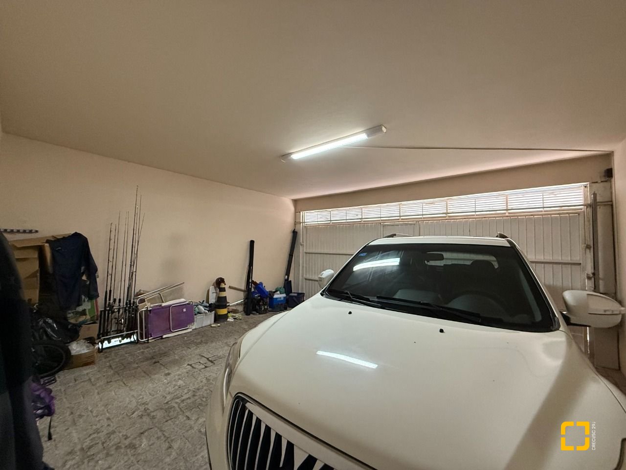 Casa com 229m², 5 quartos (sendo 1 suíte), 4 garagens, no bairro Parque São Jorge em Florianópolis