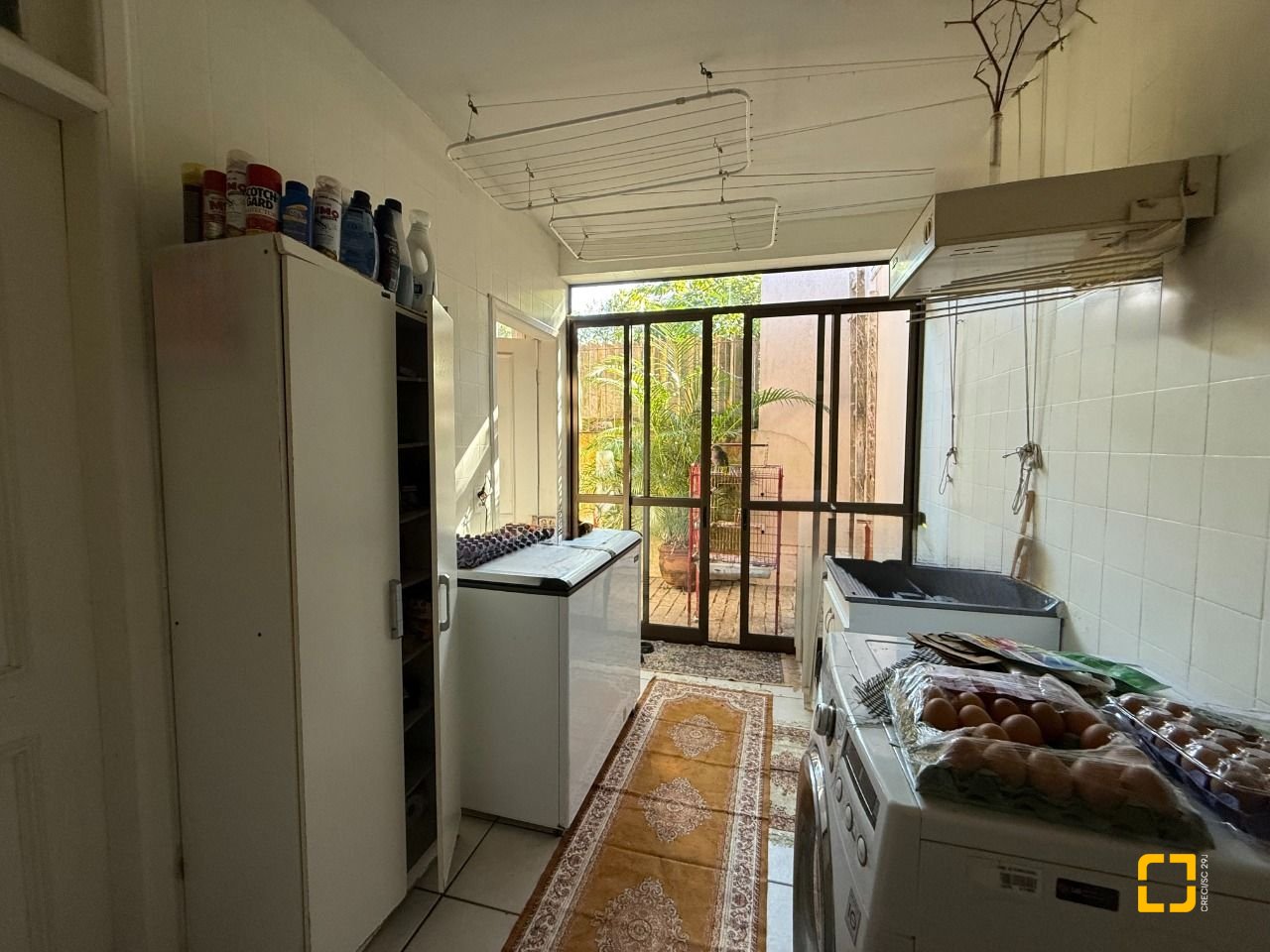 Casa com 229m², 5 quartos (sendo 1 suíte), 4 garagens, no bairro Parque São Jorge em Florianópolis