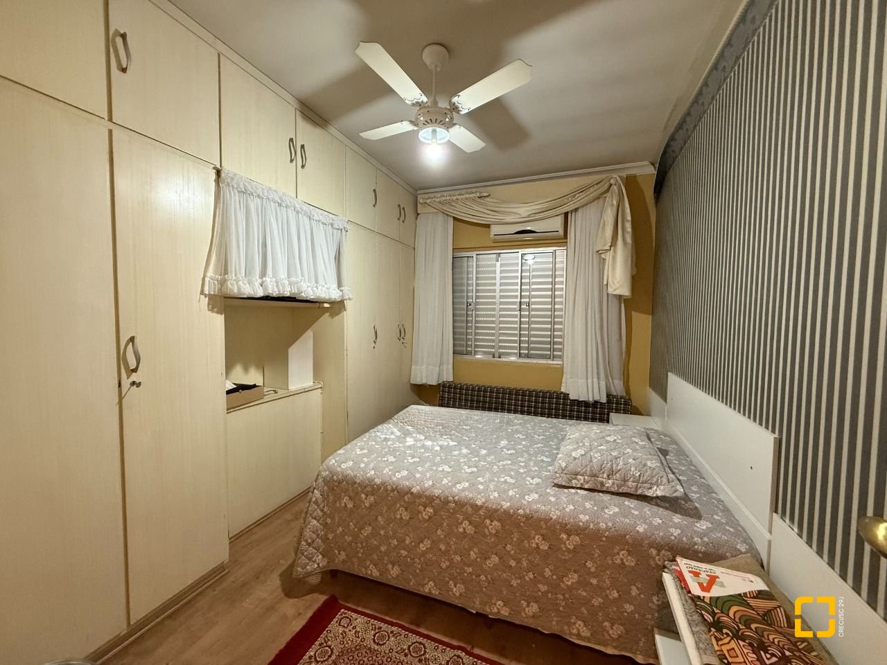 Casa com 229m², 5 quartos (sendo 1 suíte), 4 garagens, no bairro Parque São Jorge em Florianópolis