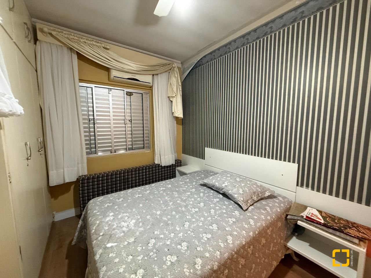 Casa com 229m², 5 quartos (sendo 1 suíte), 4 garagens, no bairro Parque São Jorge em Florianópolis
