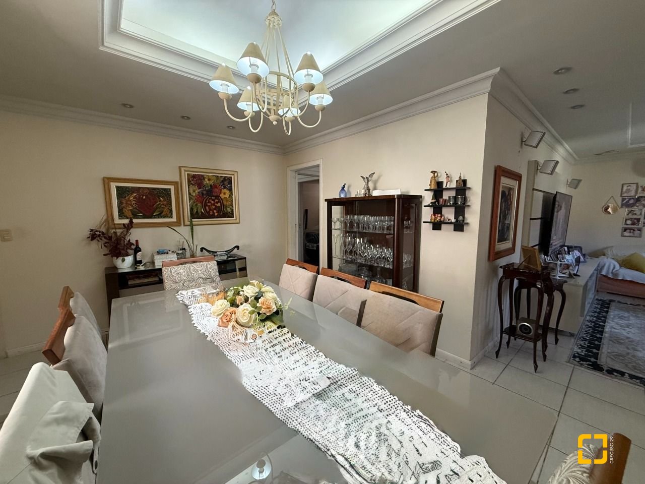 Casa com 229m², 5 quartos (sendo 1 suíte), 4 garagens, no bairro Parque São Jorge em Florianópolis