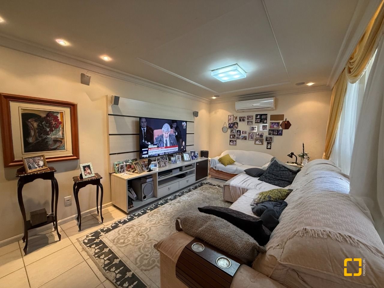Casa com 229m², 5 quartos (sendo 1 suíte), 4 garagens, no bairro Parque São Jorge em Florianópolis