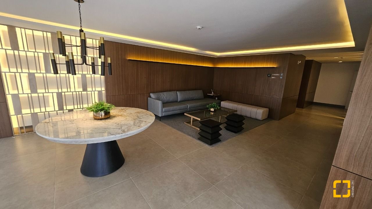 Cobertura com 167m², 6 quartos (sendo 3 suítes), 3 garagens, no bairro Cacupé em Florianópolis