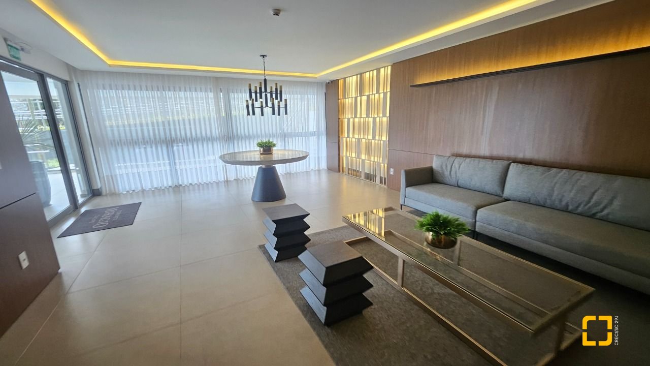 Cobertura com 167m², 6 quartos (sendo 3 suítes), 3 garagens, no bairro Cacupé em Florianópolis