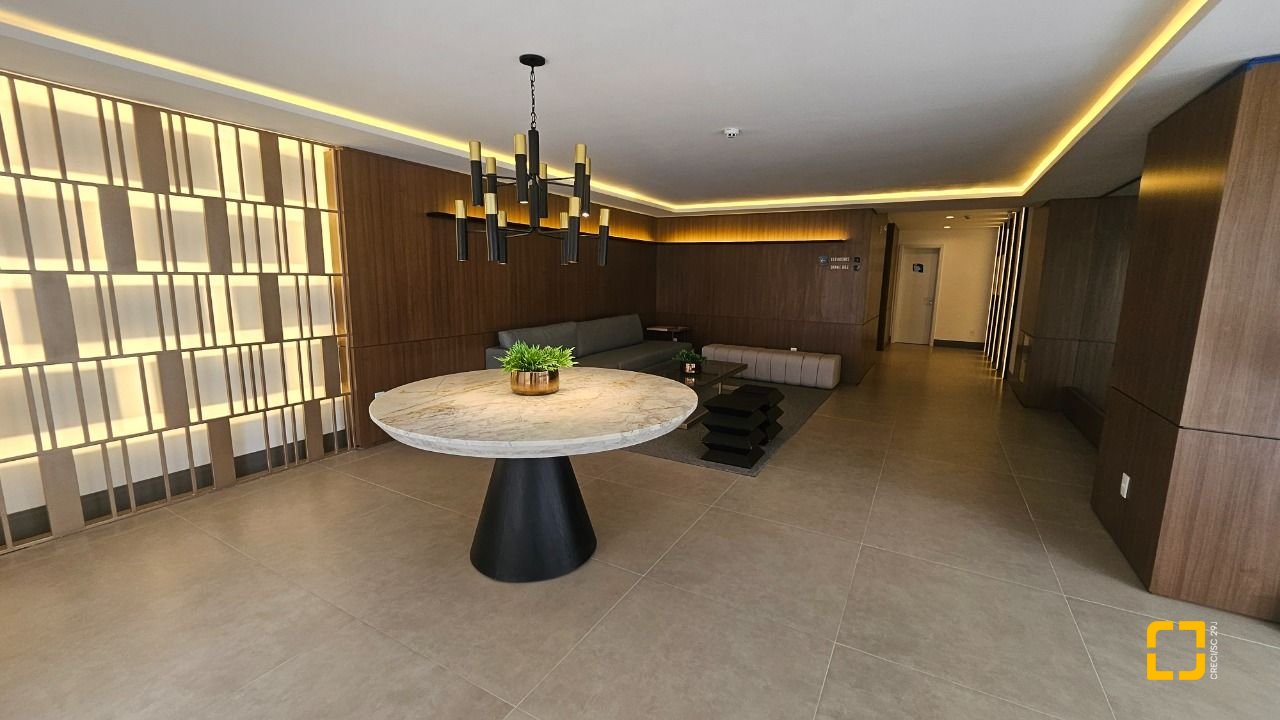 Cobertura com 167m², 6 quartos (sendo 3 suítes), 3 garagens, no bairro Cacupé em Florianópolis