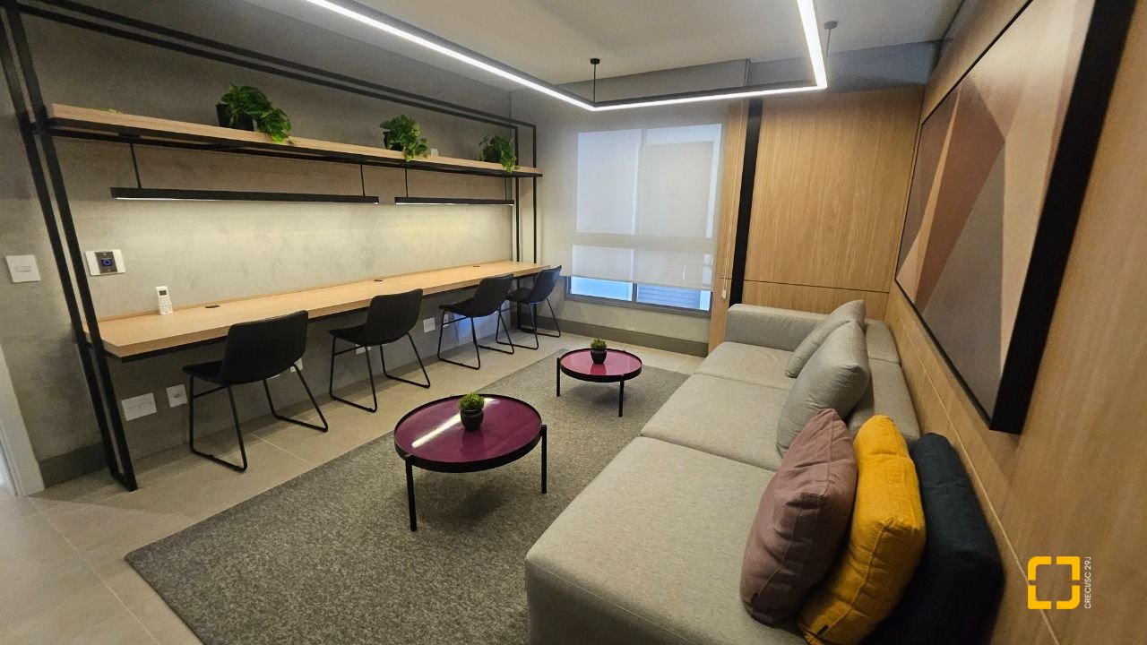 Cobertura com 167m², 6 quartos (sendo 3 suítes), 3 garagens, no bairro Cacupé em Florianópolis