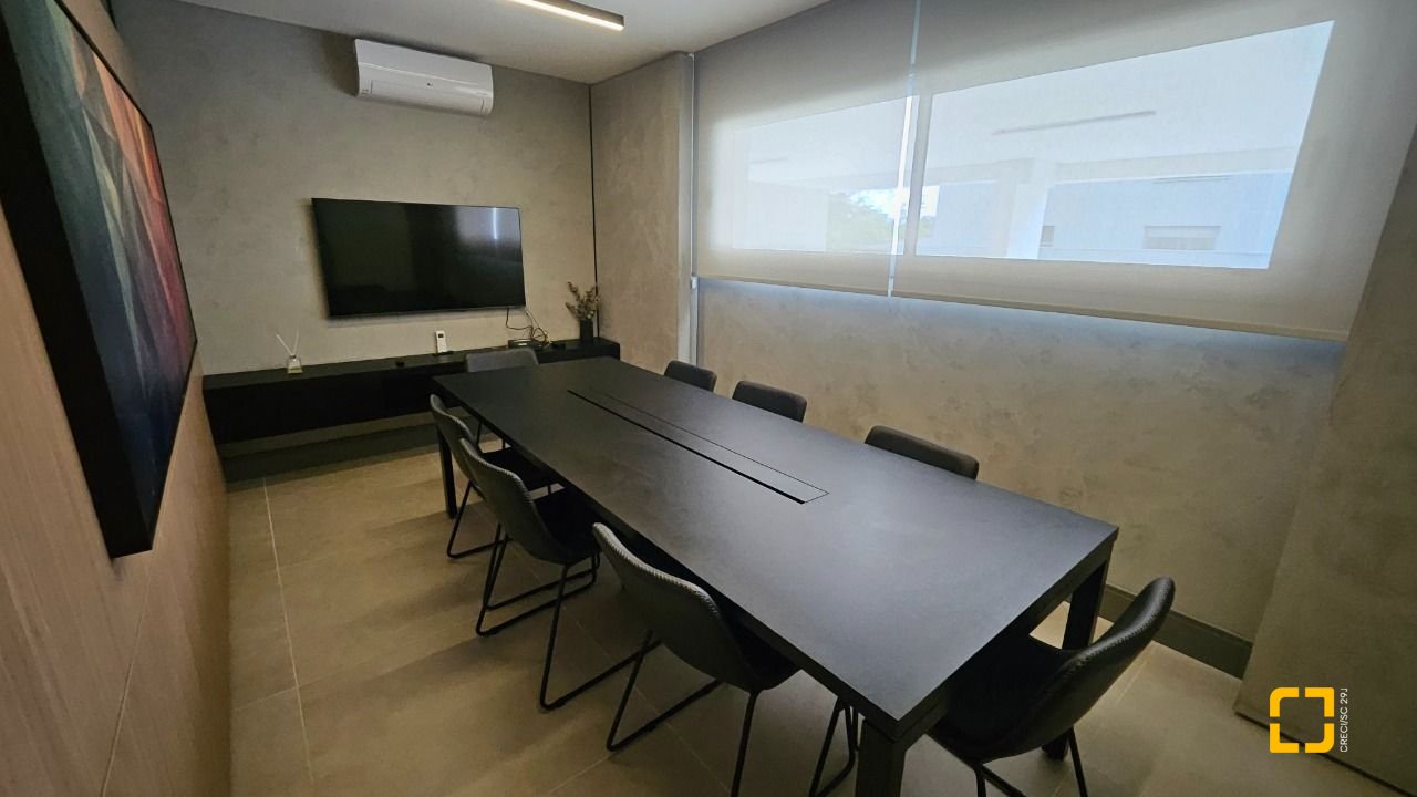 Cobertura com 167m², 6 quartos (sendo 3 suítes), 3 garagens, no bairro Cacupé em Florianópolis