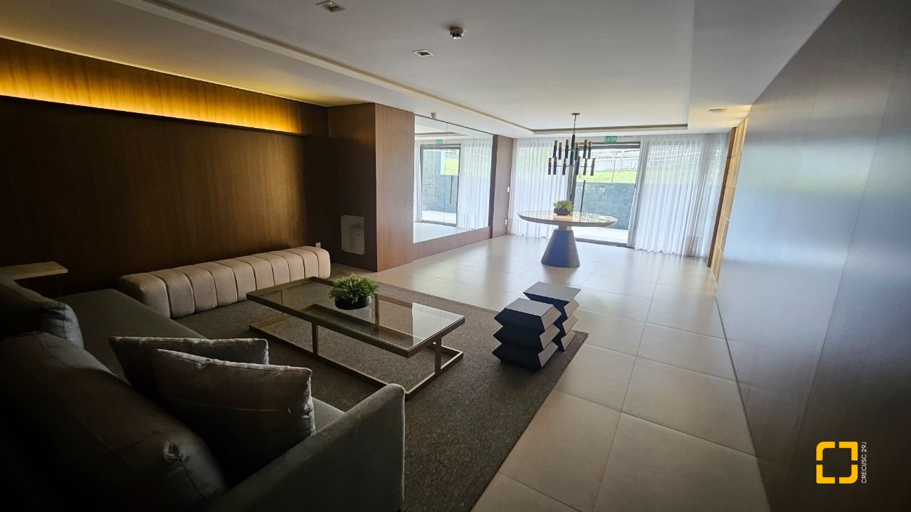 Cobertura com 167m², 6 quartos (sendo 3 suítes), 3 garagens, no bairro Cacupé em Florianópolis