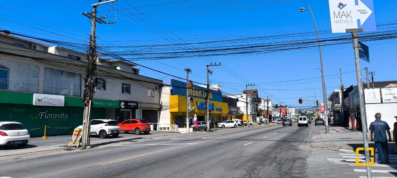 Terreno com 300m², no bairro Barreiros em São José
