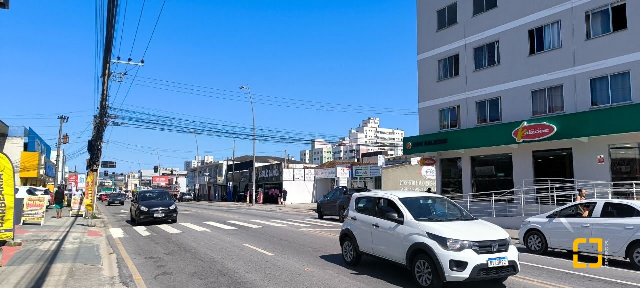 Terreno com 300m², no bairro Barreiros em São José