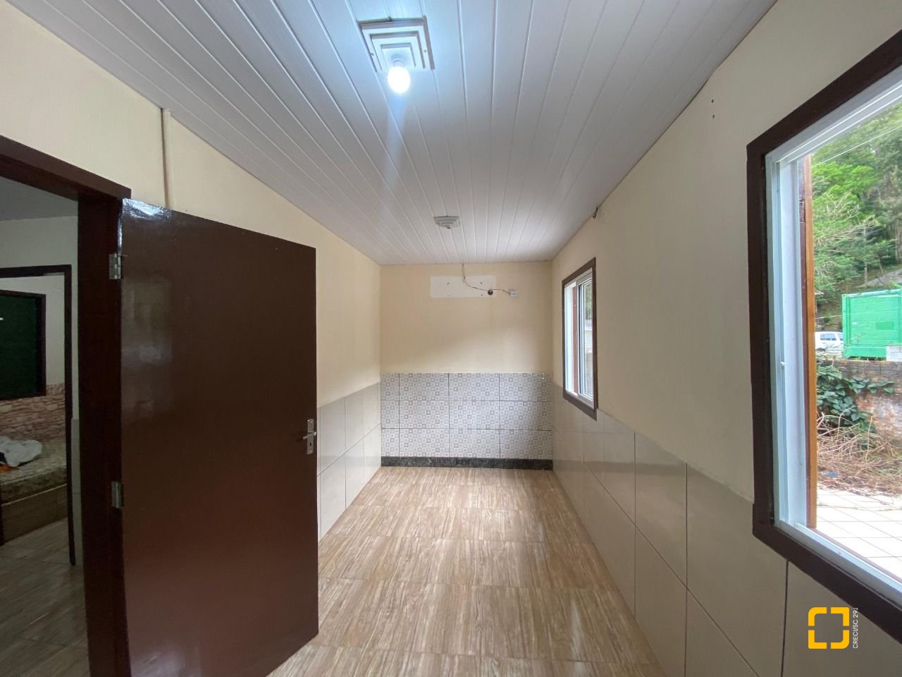 Casa com 120m², 2 quartos, 2 garagens, no bairro Ribeirão da Ilha em Florianópolis