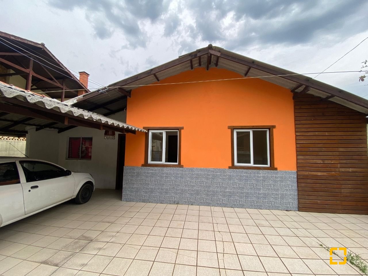 Casa com 120m², 2 quartos, 2 garagens, no bairro Ribeirão da Ilha em Florianópolis