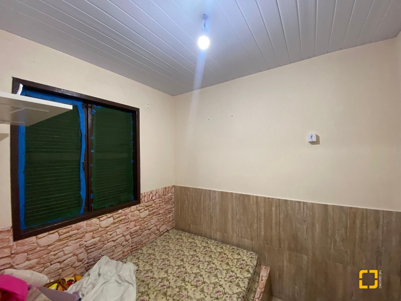 Casa com 120m², 2 quartos, 2 garagens, no bairro Ribeirão da Ilha em Florianópolis