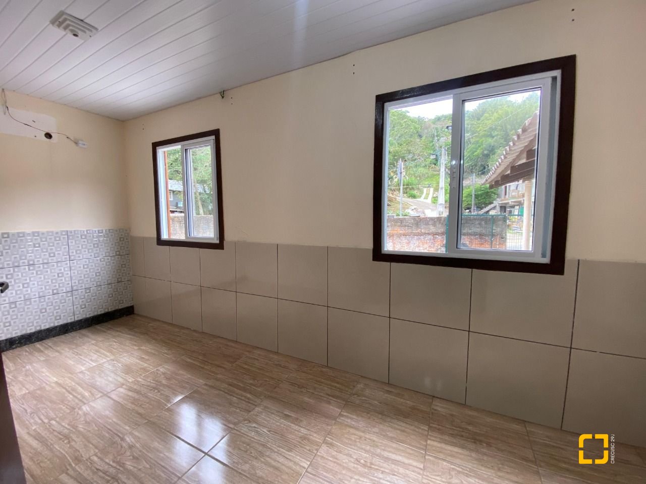 Casa com 120m², 2 quartos, 2 garagens, no bairro Ribeirão da Ilha em Florianópolis