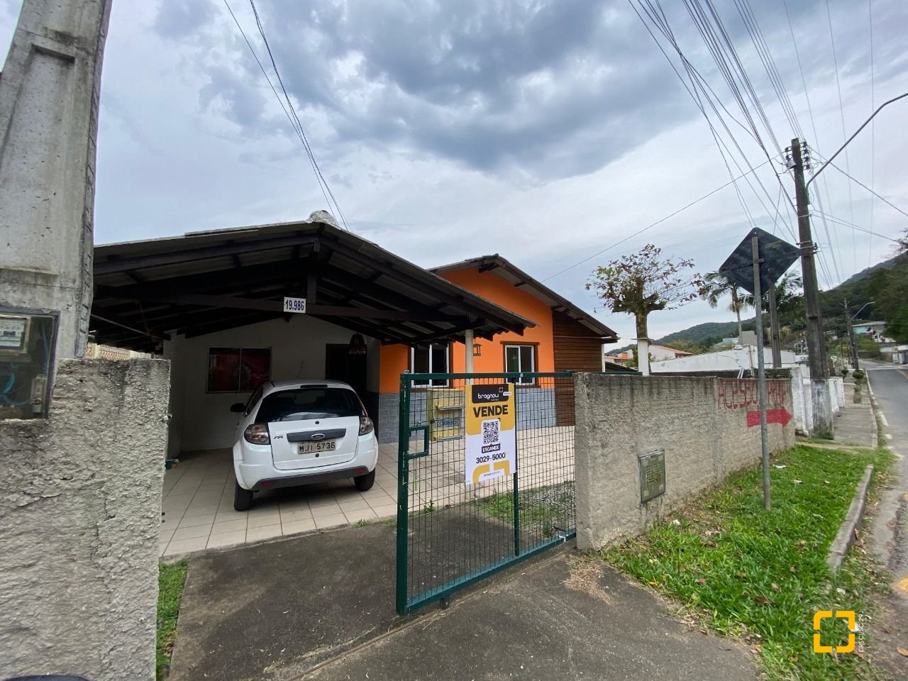 Casa com 120m², 2 quartos, 2 garagens, no bairro Ribeirão da Ilha em Florianópolis